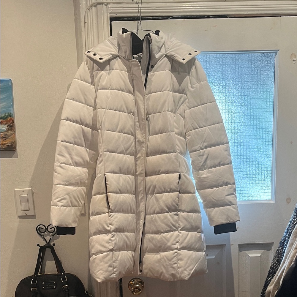 Joe Fresh Women's White Puffer coat + Head insulated winter gloves & wool scarf